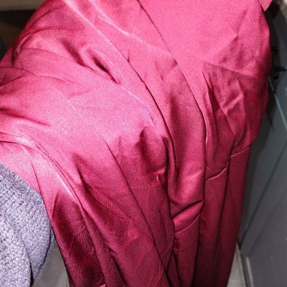 Alexia Admor red turtleneck dress, long sleeve, gathered at the waist - Picture 8 of 12